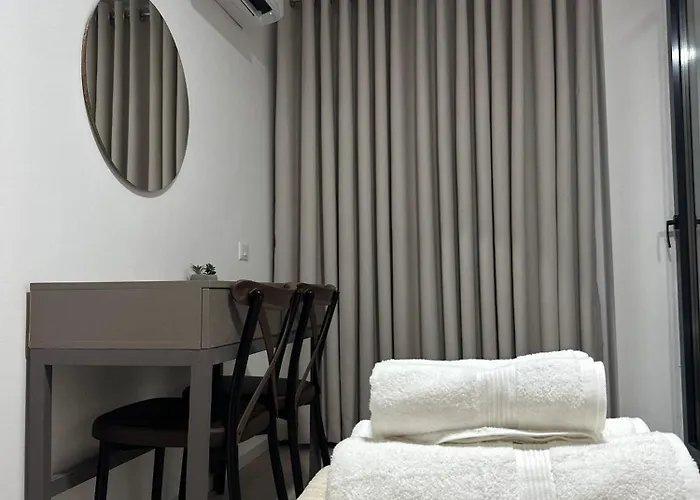 Dennys New Bazaar Delight * Tirana