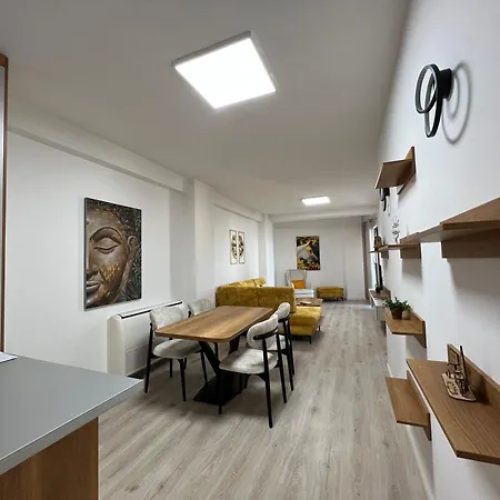 Daire Dennys New Bazaar Delight Tiran