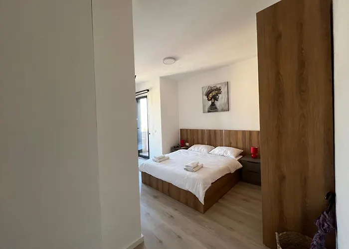 Dennys New Bazaar Delight *