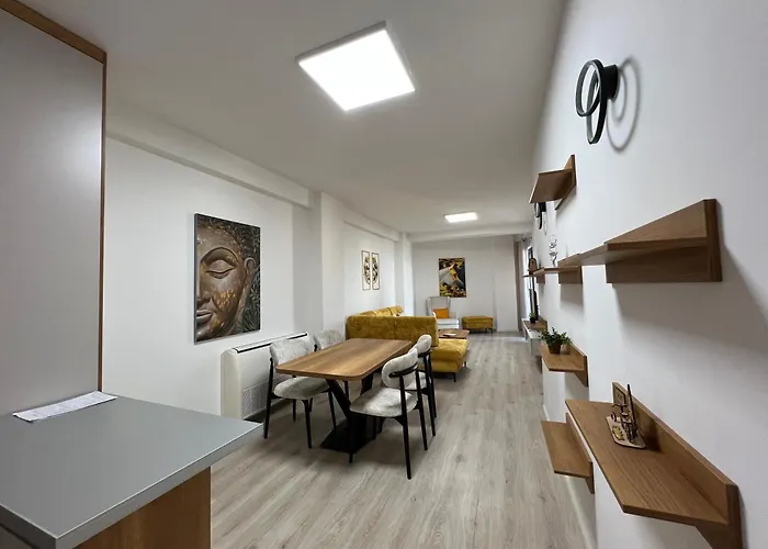 Apartment Dennys New Bazaar Delight Tirana